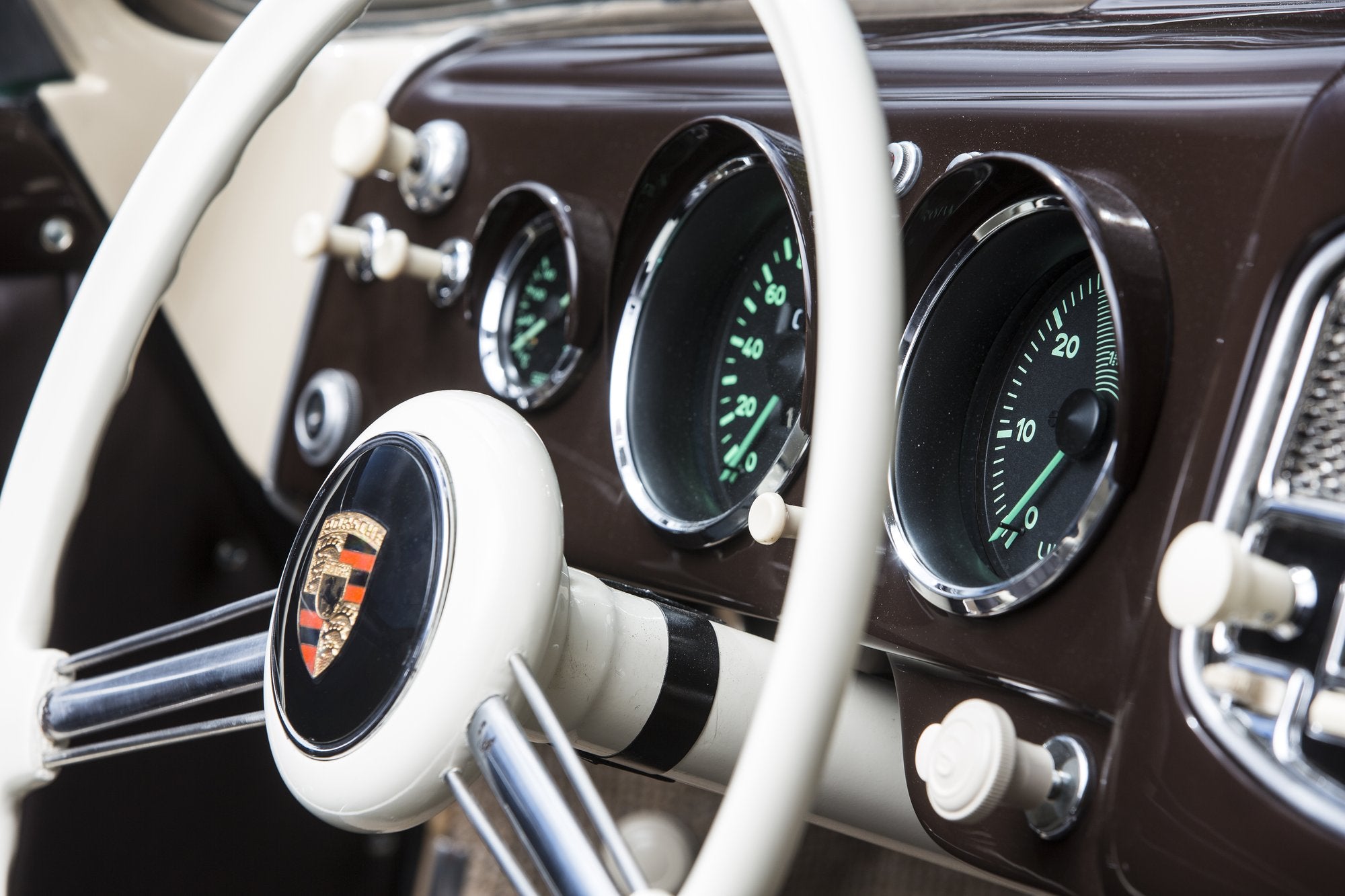 Voiture Porsche 356 Préa Cabrio Sable