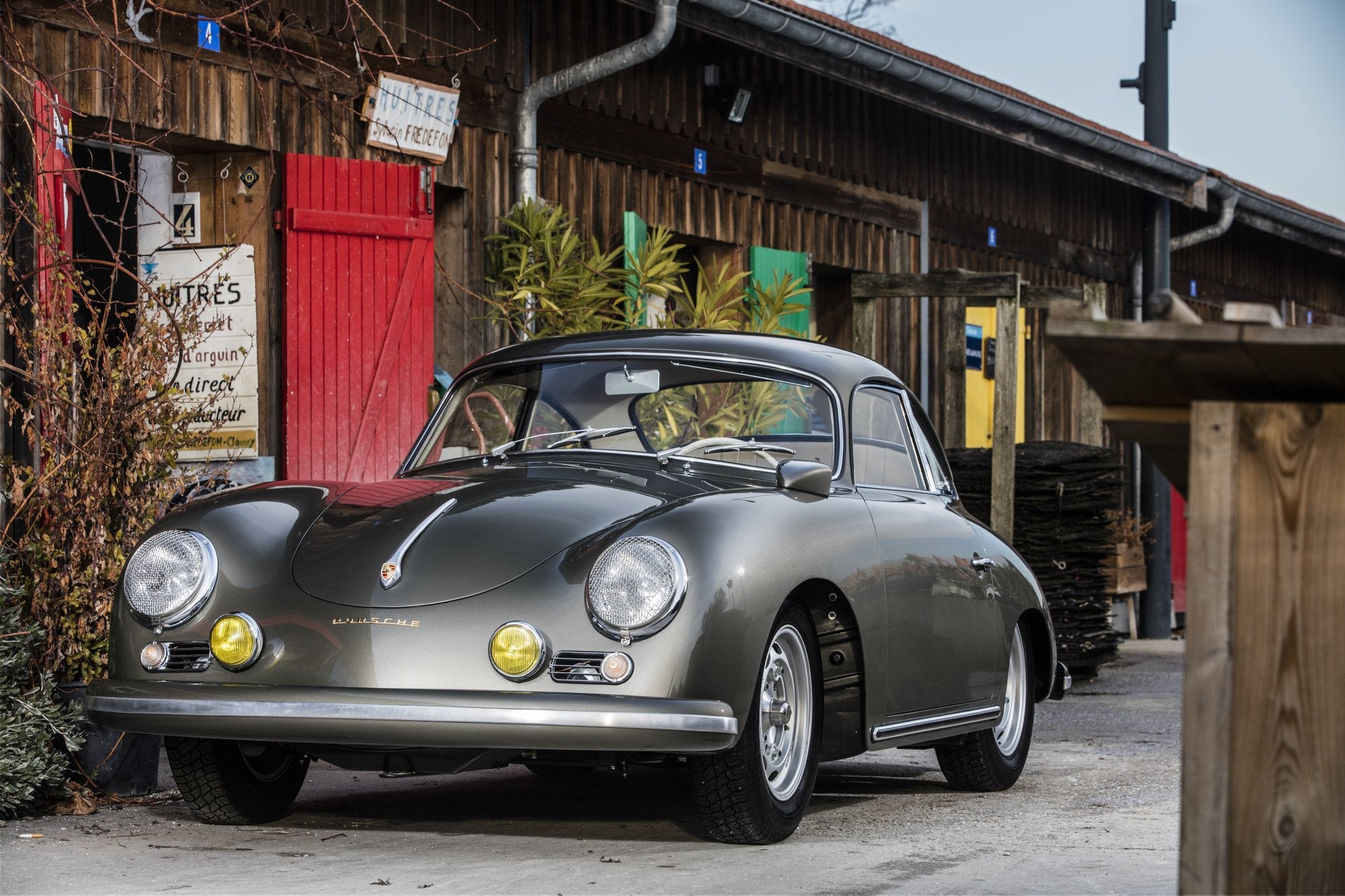 Voiture Porsche Préa GT Coupé Gris Graphite Cabane