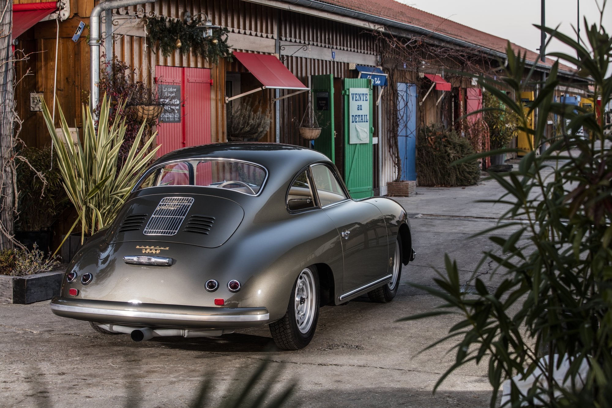 Voiture Porsche Préa GT Coupé Gris Graphite Cabane