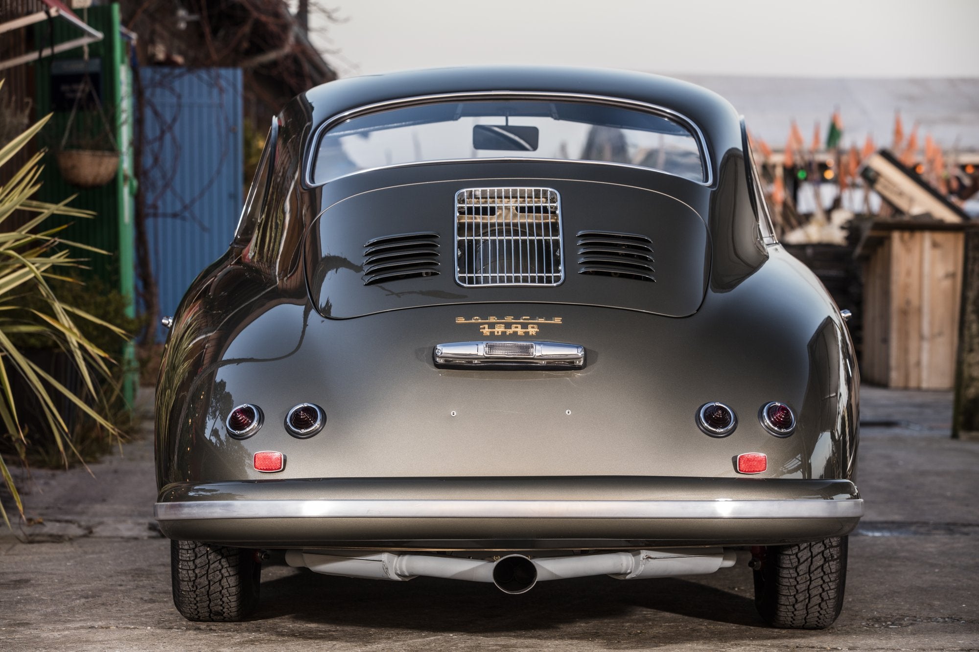 Voiture Porsche Préa GT Coupé Gris Graphite Cabane