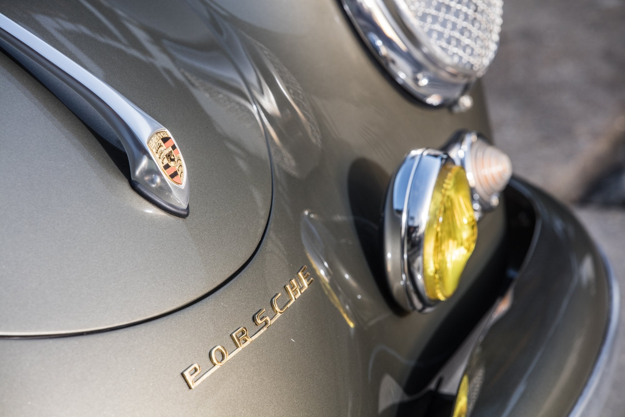 Voiture Porsche Préa GT Coupé Gris Graphite Cabane