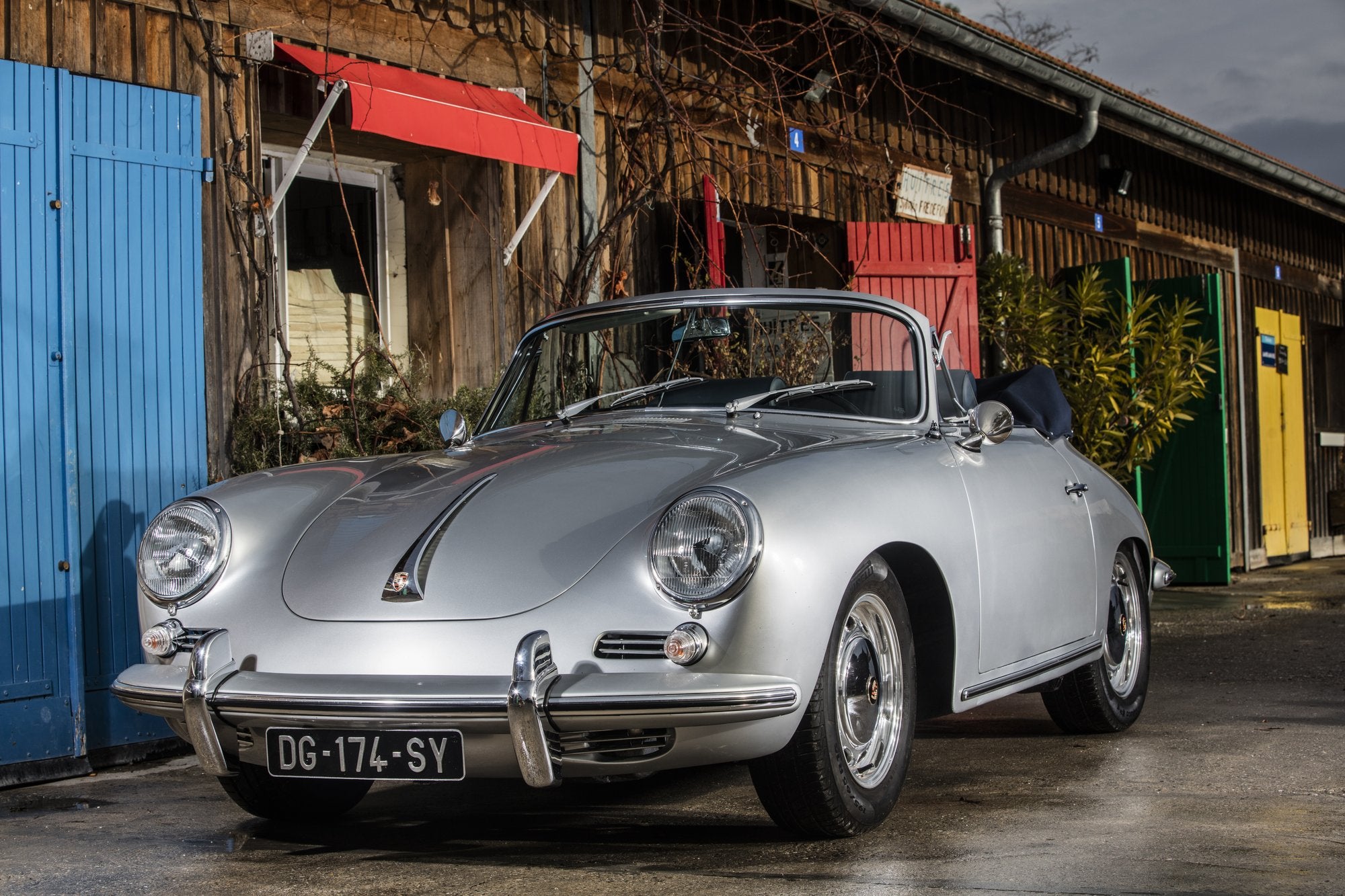 Voiture Porsche Cabriolet C6 Gris Argent - Intérieur Noir Cabane