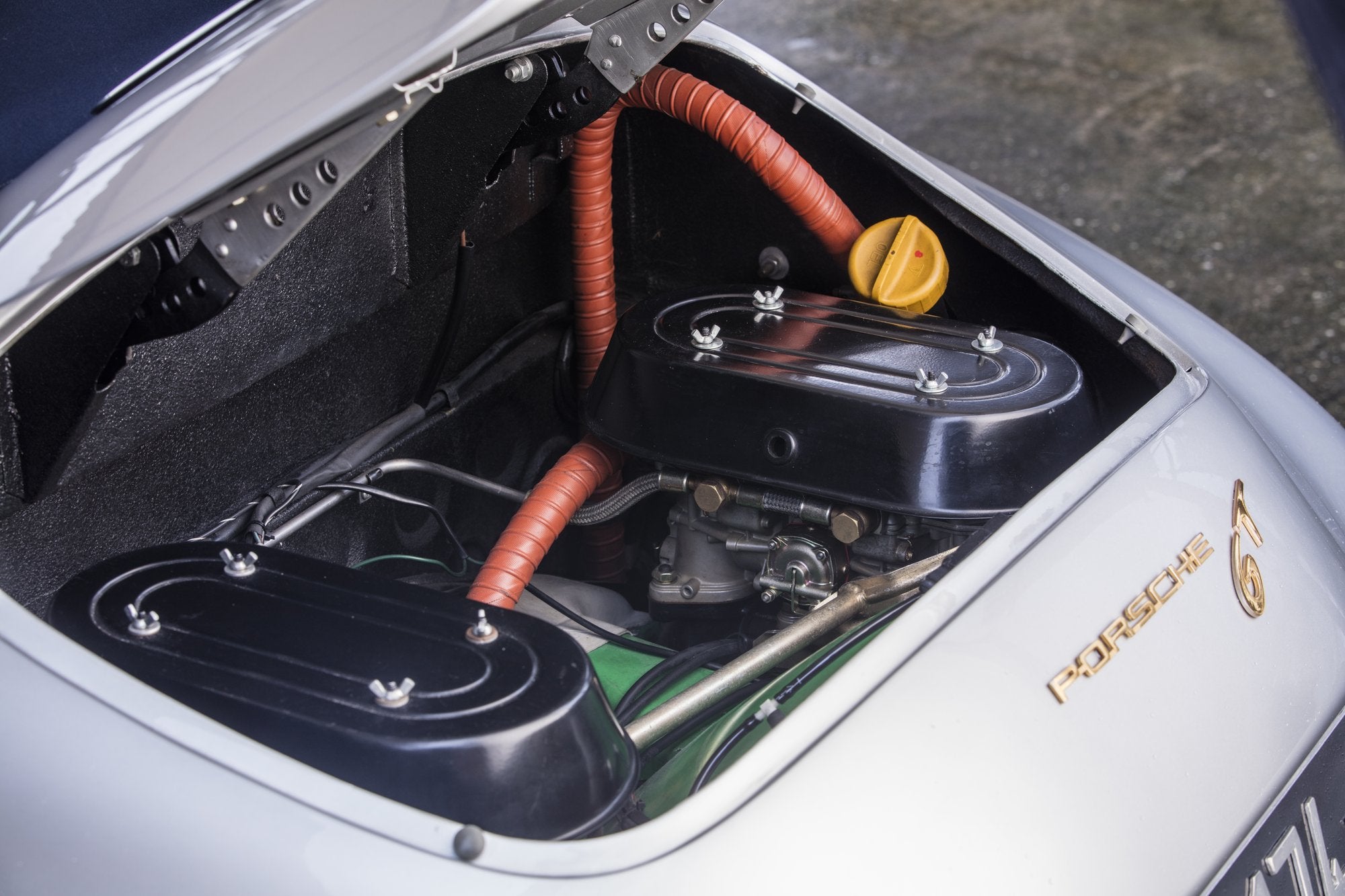 Voiture Porsche Cabriolet C6 Gris Argent - Intérieur Noir Cabane
