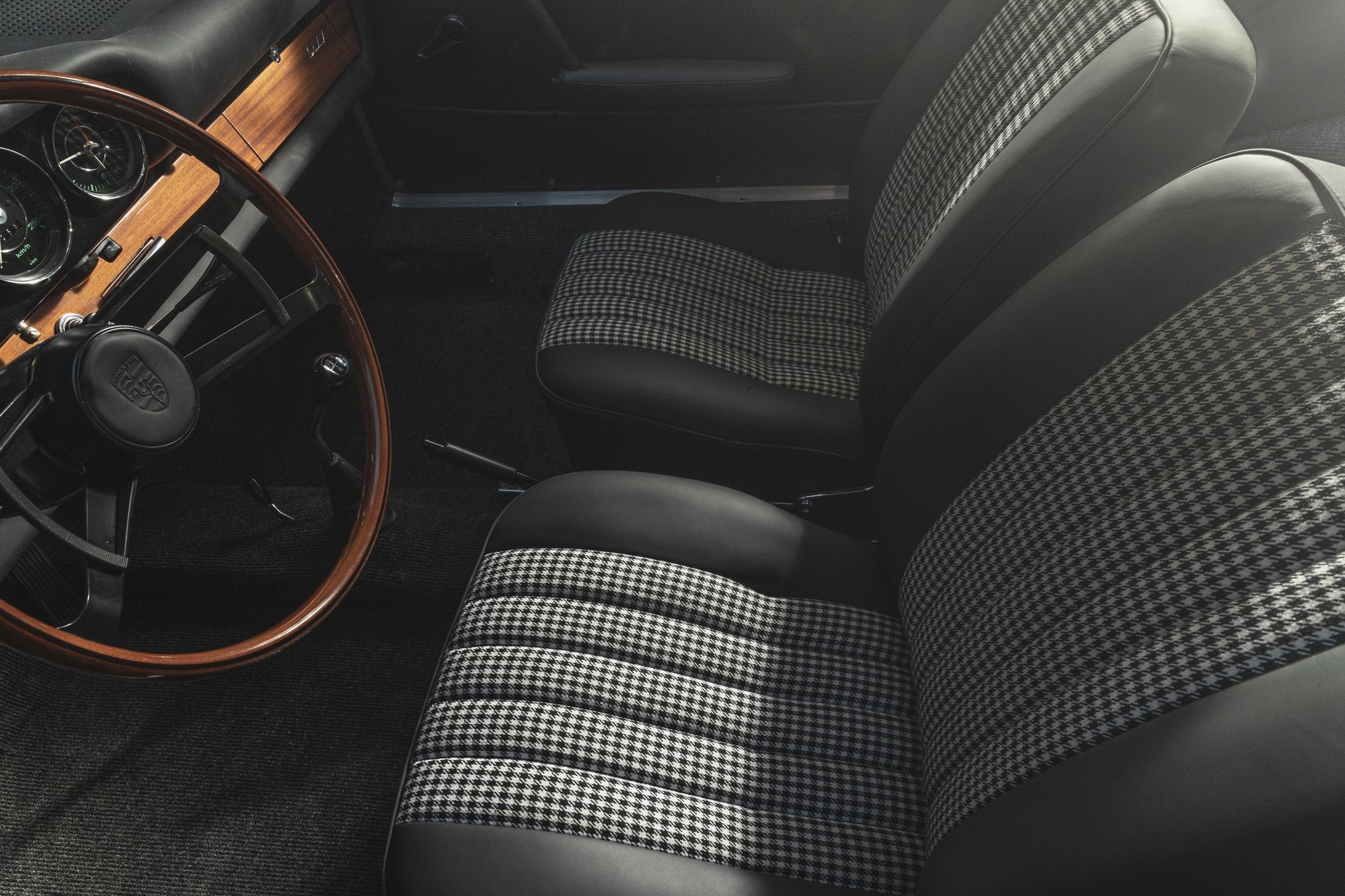 Voiture Porsche 911 2.0 Gris Argent Cuir Noir Pied De Poule