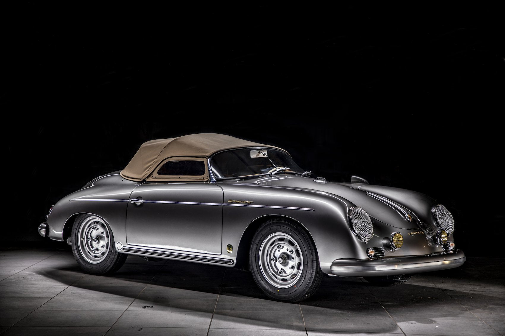 Voiture Porsche 356 A Grigio Ferror Speedster De 1958 Avec Hard Top