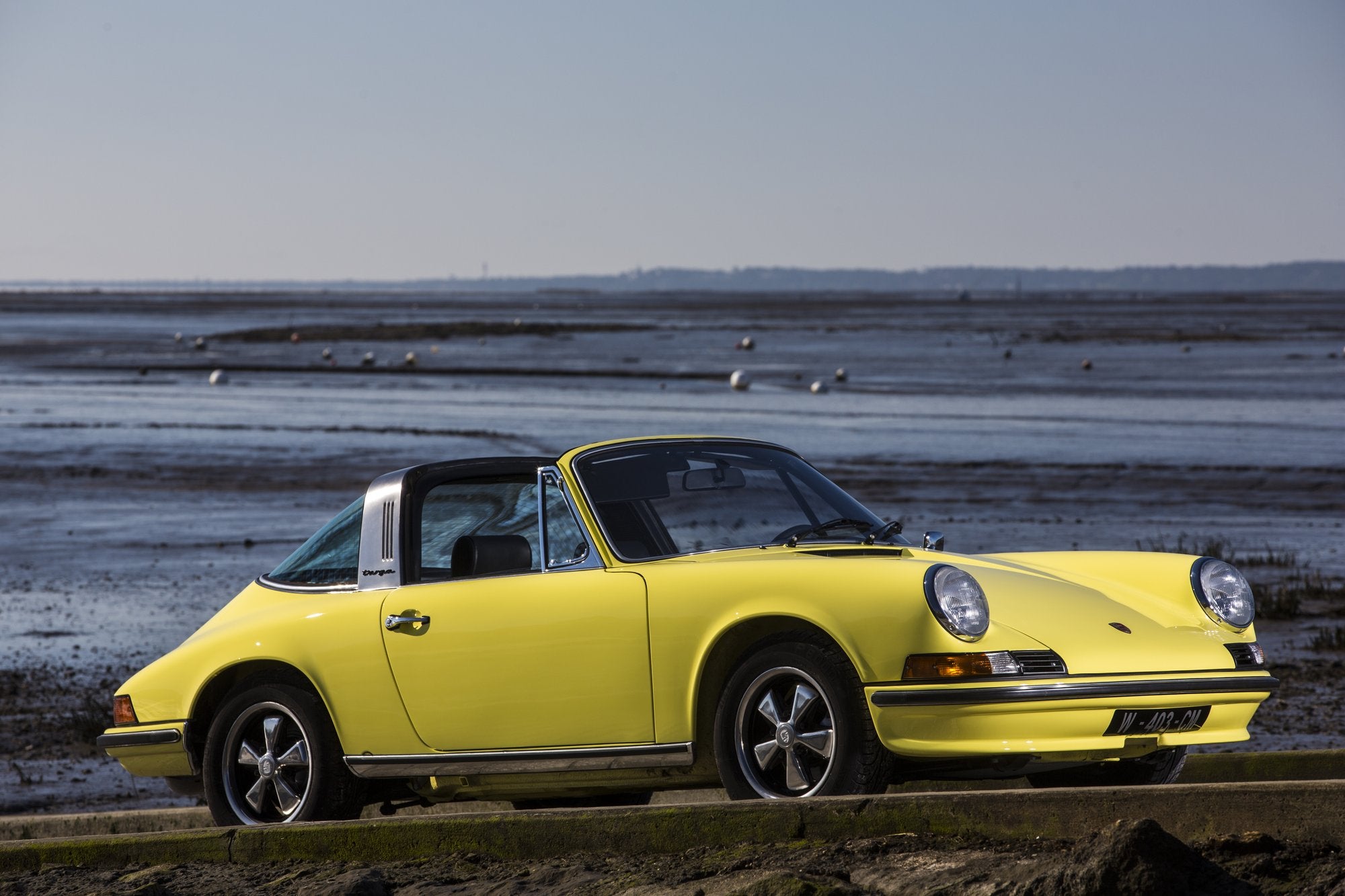 Voiture Porsche 911 2.4L E Targa Jaune