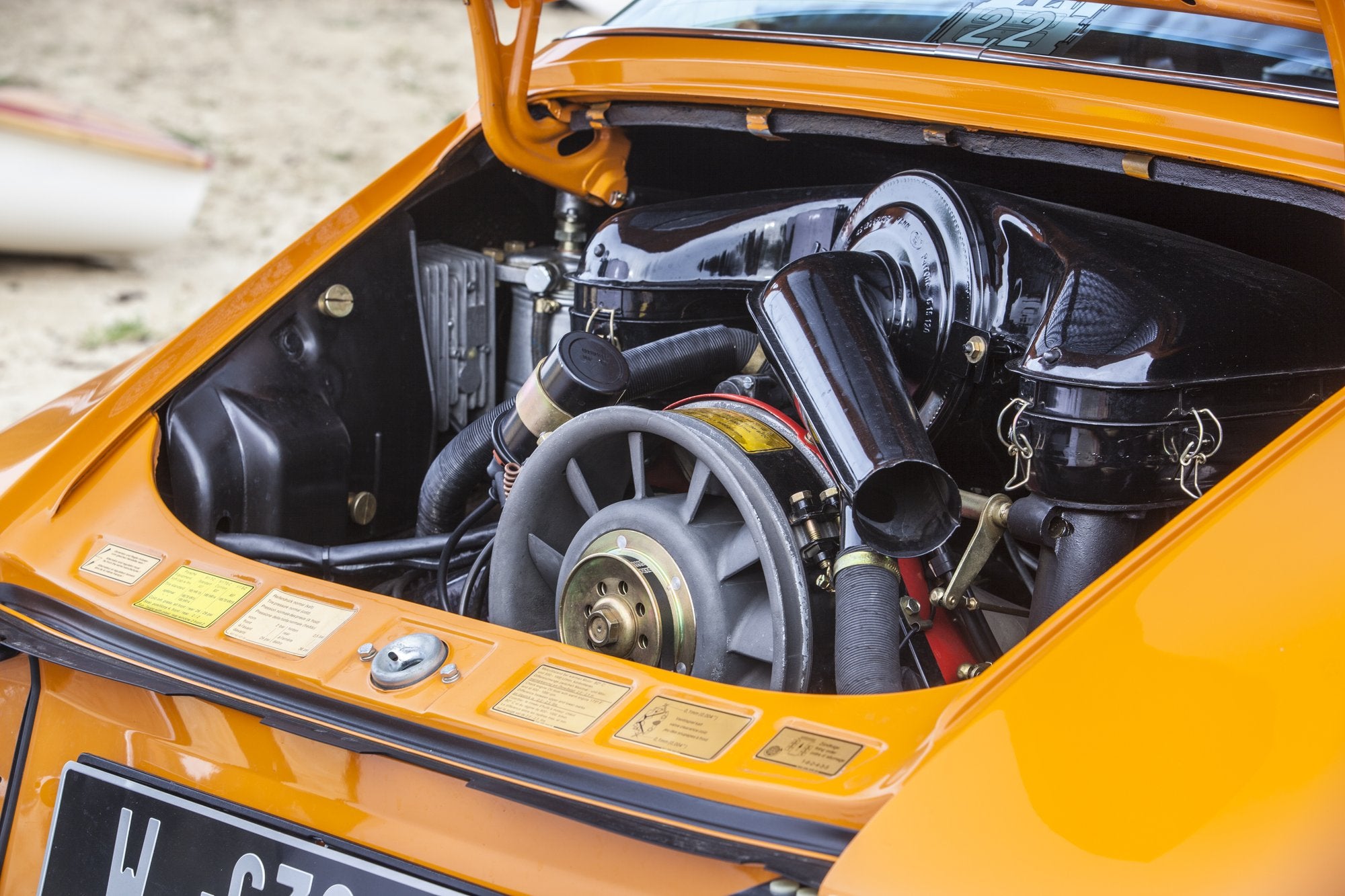 Voiture Porsche 911 2.2 S Targa Orange - Plage