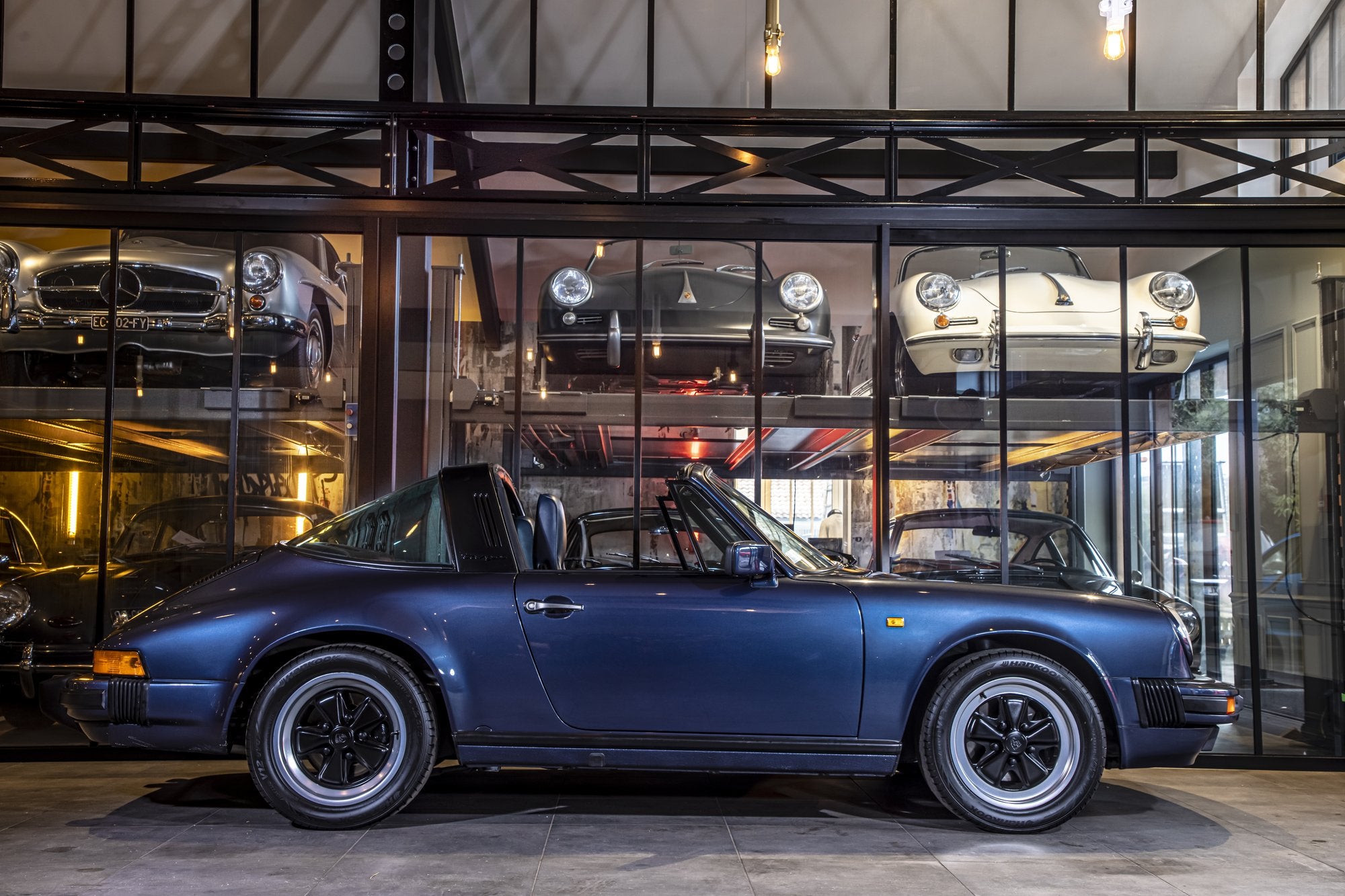 Voiture Porsche 911 3.2 Carrera Targa Bleu - Showroom