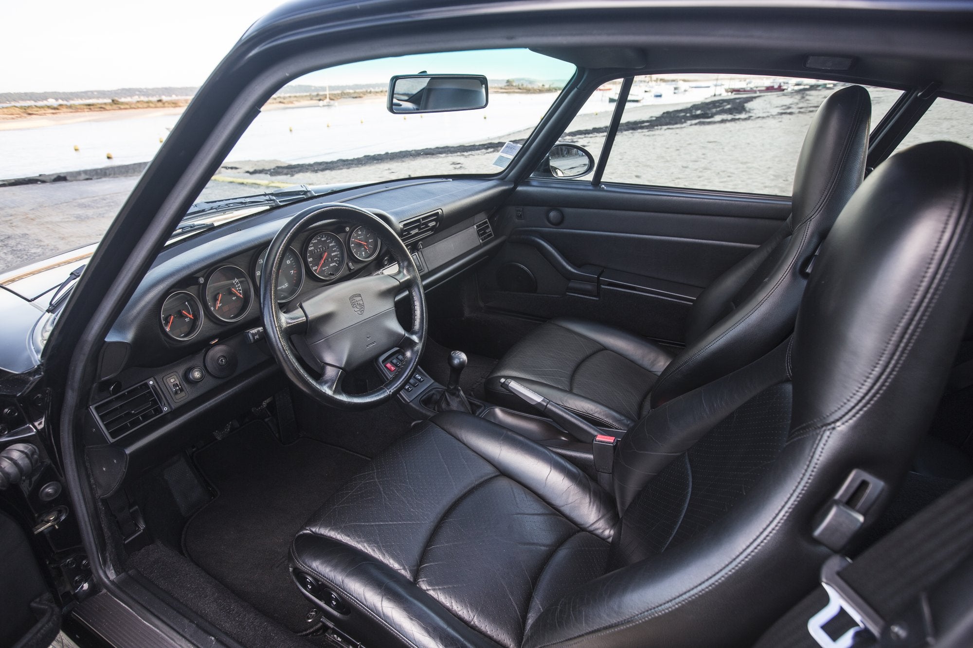 Voiture Porsche 993 2S 1997 Coupé Noir - Plage