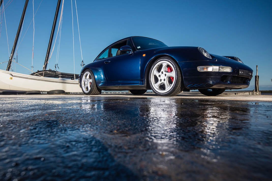 Voiture Porsche 993 Carrera 4S X51 3.8 Coupé Bleu Noir