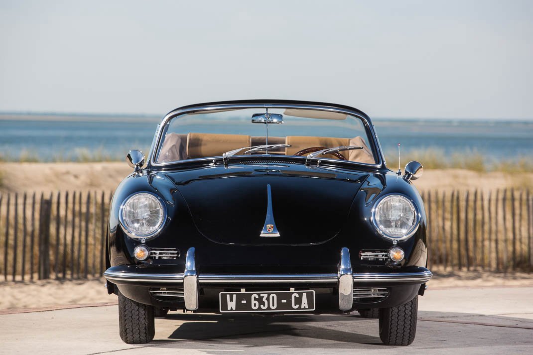 Voiture Porsche 356 SC Cabriolet Noir - Intérieur Beige Océan