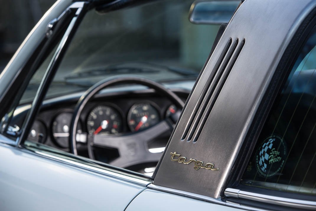 Voiture Porsche 911 2.2 S Targa Ivoire - Intérieur Noir Pied De Poule