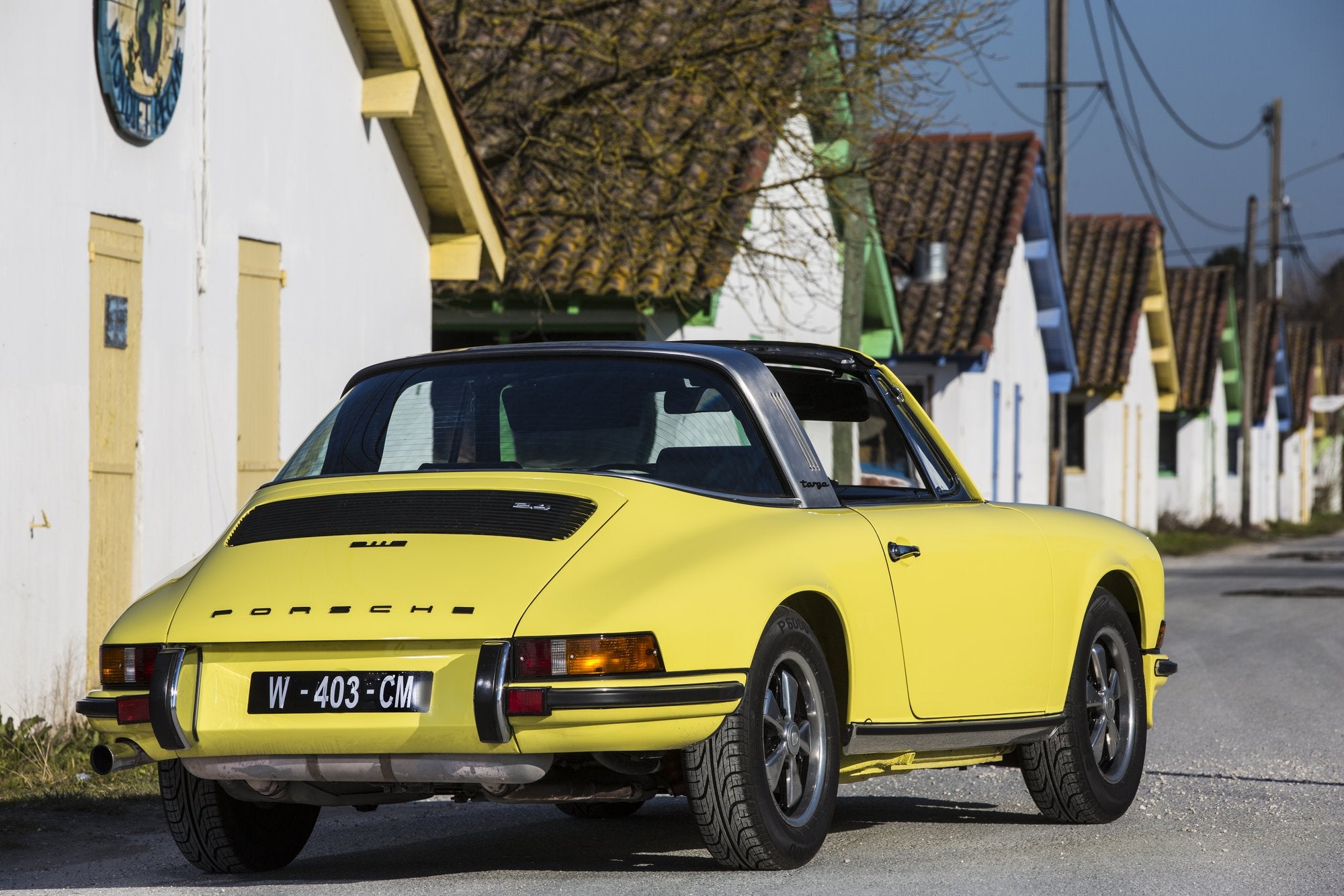 Voiture Porsche 911 2.4L E Targa Jaune