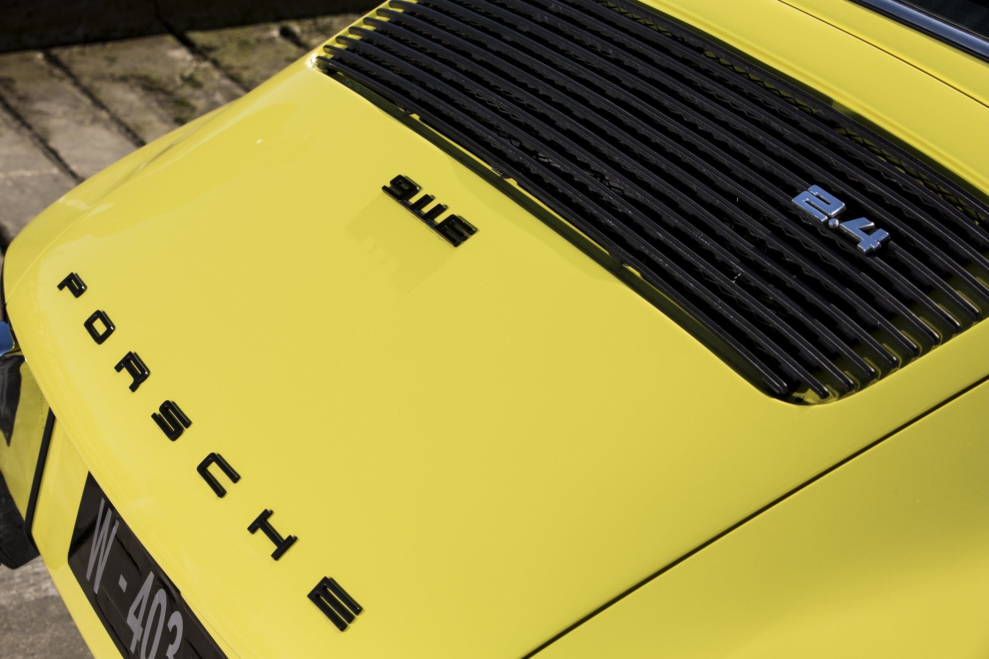 Voiture Porsche 911 2.4L E Targa Jaune